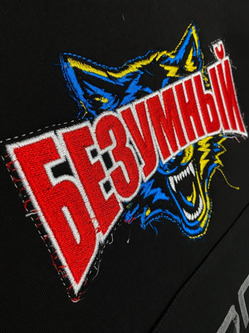 Машинная вышивка на футболке — брендирование одежды от 1 штуки